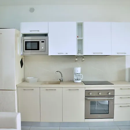 Apartment Charming With Garden View *