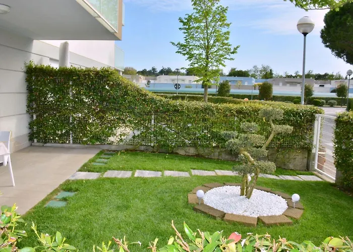 Charming With Garden View 비비오네